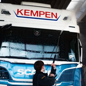 Werkzaamheden truckwashmedewerker-7