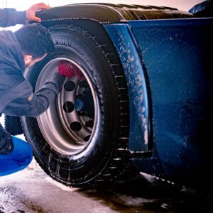 Werkzaamheden truckwashmedewerker-8